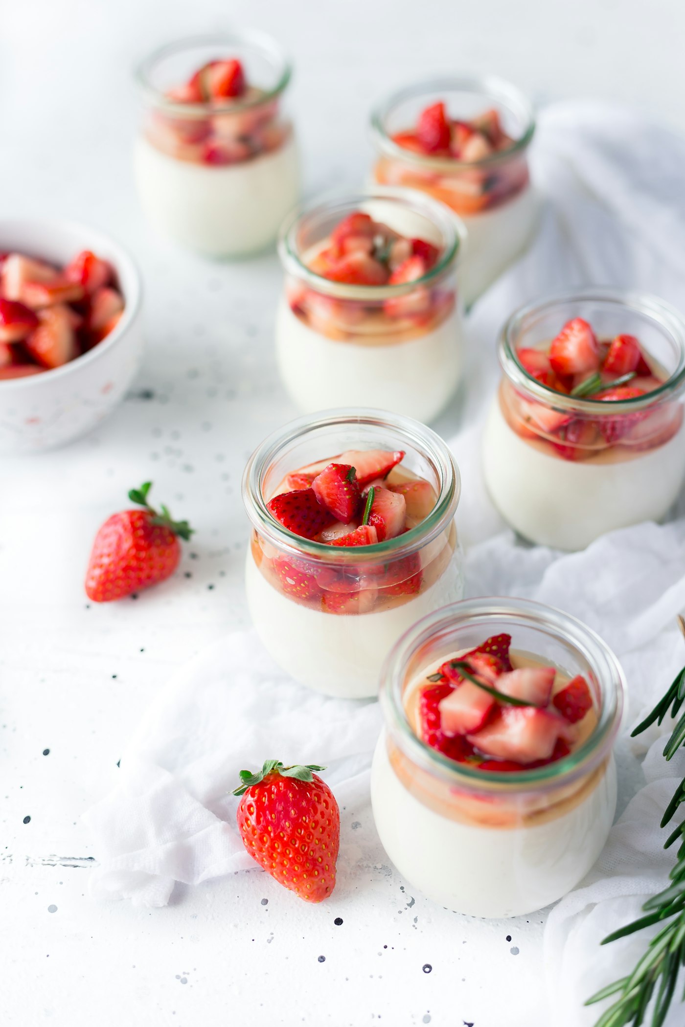 Greek Yogurt Cheesecake Cups